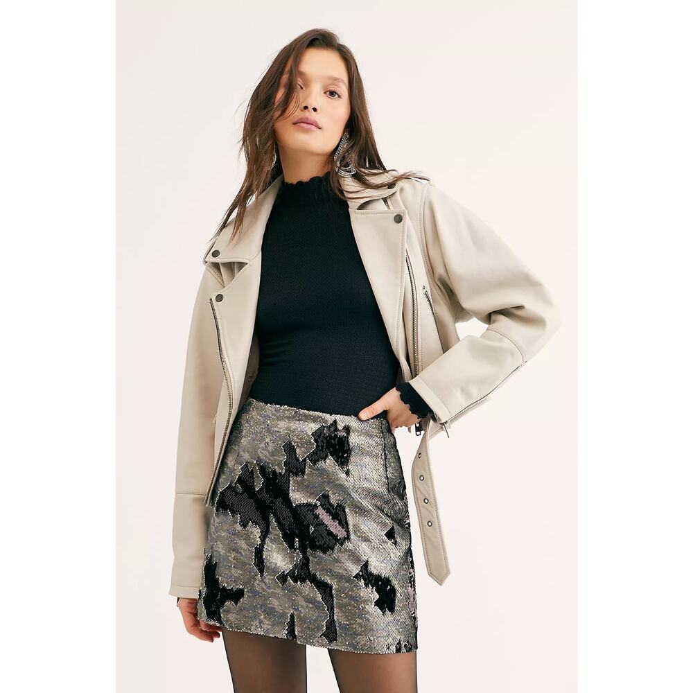 #24b NWT- Free People One Sequin Mini Skirt‎ Sz:4 MSRP$128 Pattern Changing! - Picture 2 of 4